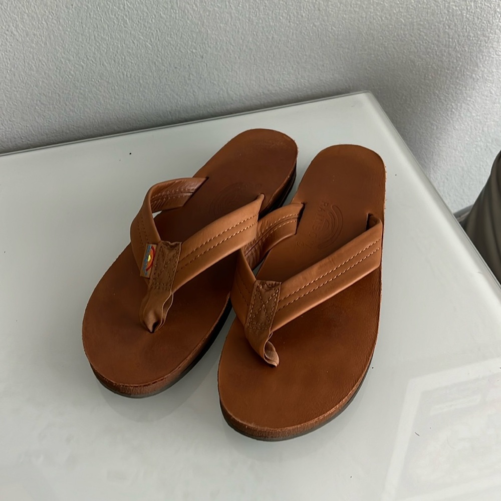 Rainbows tan women’s sandals thong flip flop size 7.5-8